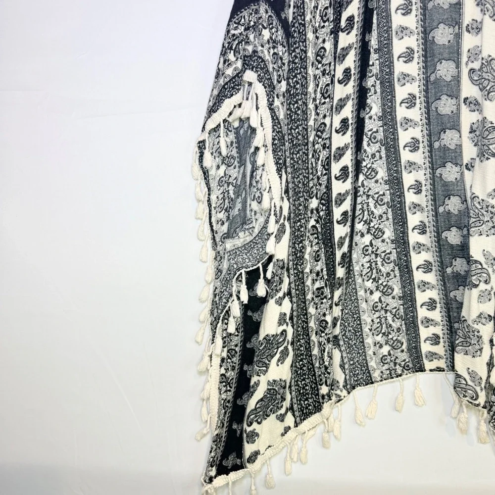 Maurices Womens Paisley Tassel Trim Kimono Wrap Black White One Size Boho